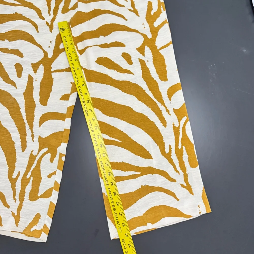 C by One Wide-Leg Animal Print Culotte Crop Pants Cream Brown Tiger Small - Picture 9 of 13